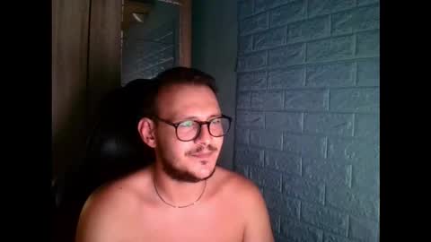 Snapshot of younromki chatting on 09-17-25, 11:12 A... online show from 09-17-25, 11:12