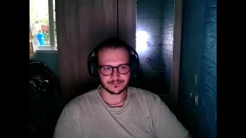 Snapshot of younromki chatting on 02-11-26, 08:41 A... online show from 02-11-26, 08:41