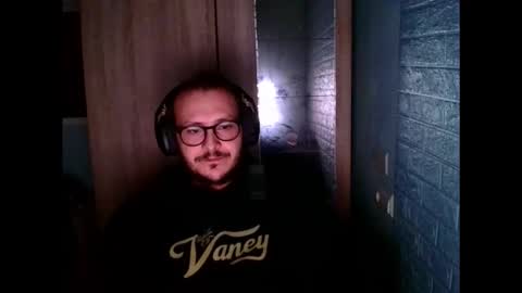 Snapshot of younromki chatting on 03-15-26, 09:21 A... online show from 03-15-26, 09:21