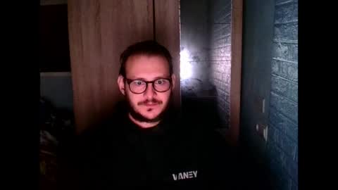 Snapshot of younromki chatting on 03-29-26, 07:47 A... online show from 03-29-26, 07:47