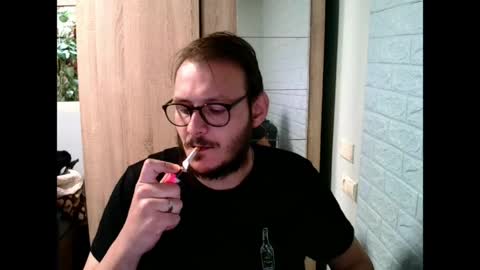 Snapshot of younromki chatting on 04-02-26, 11:41 A... online show from 04-02-26, 11:41