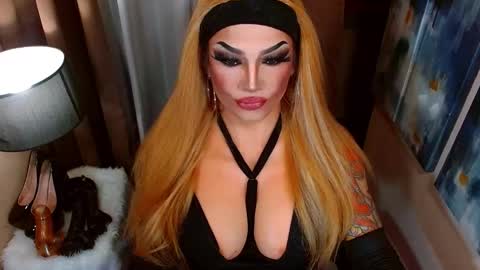 Snapshot of your1truequeen chatting on 02-04-26, 04:51 QUEEN MADISON online show from 02-04-26, 04:51