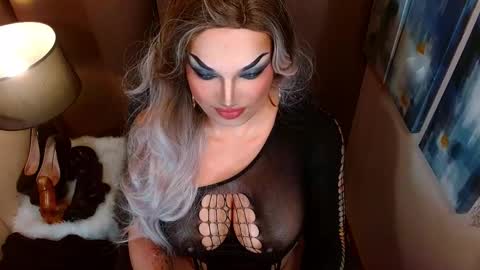 Snapshot of your1truequeen chatting on 02-13-26, 07:37 QUEEN MADISON online show from 02-13-26, 07:37