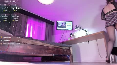 Snapshot of your_bunny chatting on 12-06-24, 11:36 Bunny online show from 12-06-24, 11:36