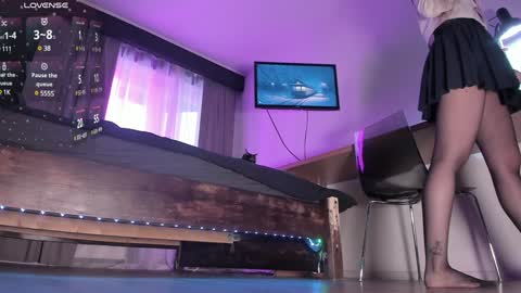 Snapshot of your_bunny chatting on 01-22-25, 12:17 Bunny online show from 01-22-25, 12:17