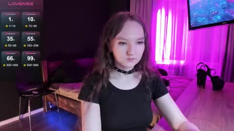 Snapshot of your_bunny chatting on 10-21-25, 05:57 Bunny online show from 10-21-25, 05:57