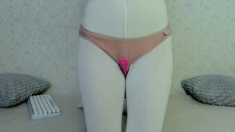 Lily online show from 12-09-24, 08:00