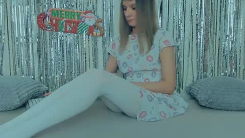 Lily online show from 12-26-24, 11:21