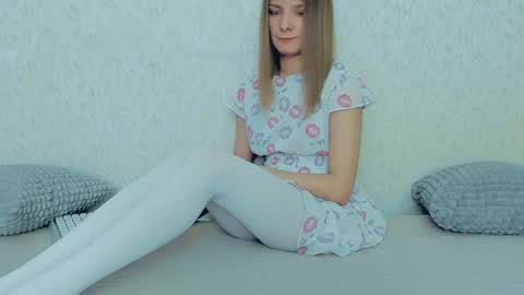 Lily online show from 01-13-25, 09:08