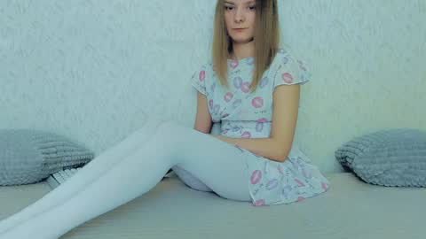 Lily online show from 01-14-25, 10:48