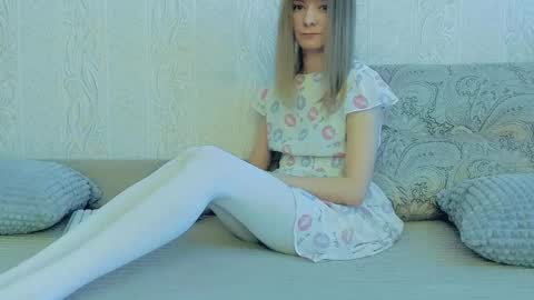 Lily online show from 03-09-25, 03:43