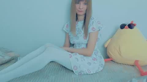 Lily online show from 10-09-25, 03:37