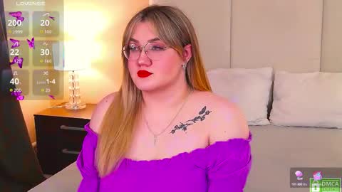 Nancy online show from 09-22-25, 01:02