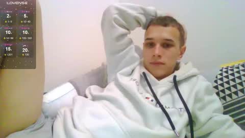 Snapshot of your_honeyy chatting on 11-13-25, 10:14 Mark online show from 11-13-25, 10:14