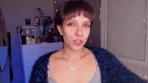 Snapshot of your_hot_ex chatting on 09-28-25, 09:09 Alex and Kris long hair online show from 09-28-25, 09:09