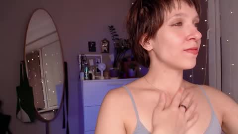 Snapshot of your_hot_ex chatting on 10-20-25, 08:09 Alex and Kris long hair online show from 10-20-25, 08:09