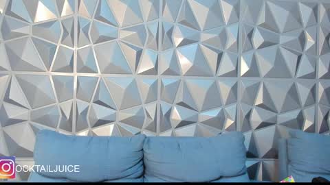 Snapshot of your_juice_ocktail chatting on 09-23-25, 07:06 your_juice_ocktail online show from 09-23-25, 07:06