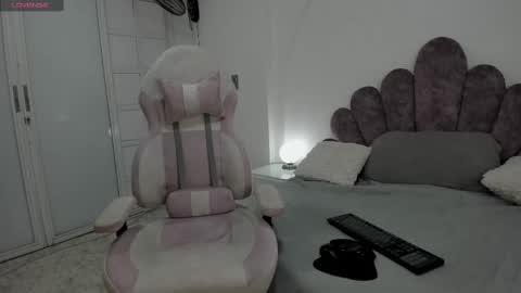 Snapshot of your_lady_milf chatting on 02-20-25, 07:08 your_lady_milf online show from 02-20-25, 07:08