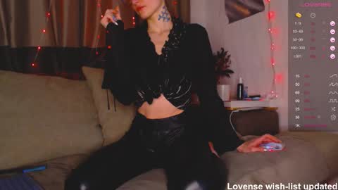 Snapshot of your_lionheart chatting on 09-25-25, 07:17 your_lionheart online show from 09-25-25, 07:17