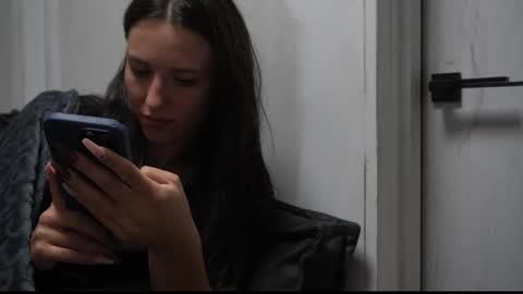 Snapshot of your_little_flexible_girl chatting on 09-25-25, 07:39 Meri online show from 09-25-25, 07:39