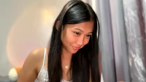 Snapshot of your_lovely_millan chatting on 05-20-26, 04:51 your_lovely_millan online show from 05-20-26, 04:51