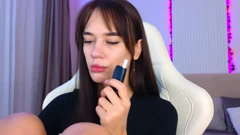 Jessica Loyd online show from 04-14-26, 02:17