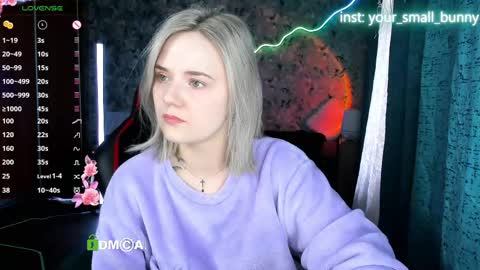 Snapshot of your_small_bunny chatting on 05-18-26, 04:07 Molly online show from 05-18-26, 04:07