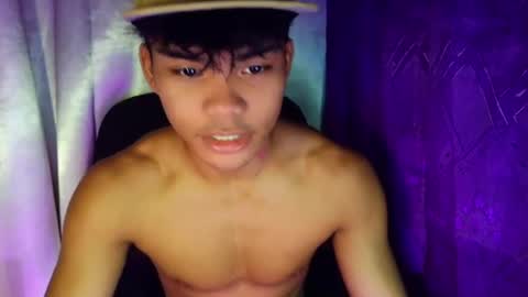 Snapshot of yourboycumrain chatting on 07-20-26, 08:44 rainy online show from 07-20-26, 08:44