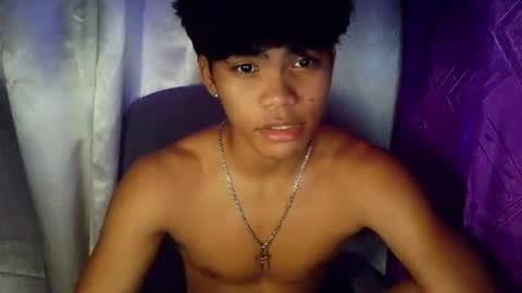 Snapshot of yourboycumrain chatting on 08-10-26, 12:26 rainy online show from 08-10-26, 12:26