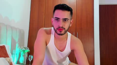 YOURBOYNEXTDOOR online show from 01-02-25, 12:02