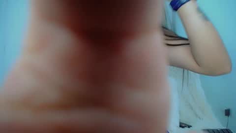 Snapshot of yourcutegiirl chatting on 06-05-26, 04:45 Salom online show from 06-05-26, 04:45