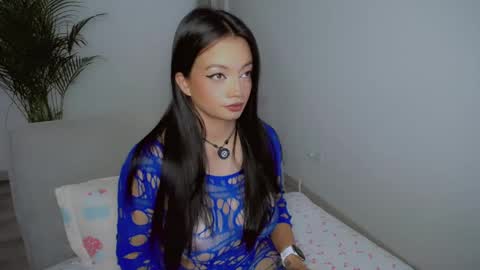 Snapshot of yourcutegiirl chatting on 06-08-26, 09:37 Salom online show from 06-08-26, 09:37