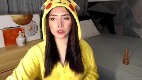 JEN  online show from 10-11-25, 11:09