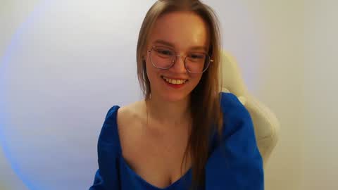 Snapshot of yourdreamray chatting on 02-01-25, 12:07 Lana online show from 02-01-25, 12:07