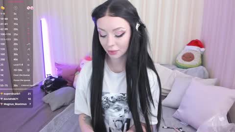 Snapshot of youreyesgazm chatting on 01-12-25, 11:17 Mary online show from 01-12-25, 11:17