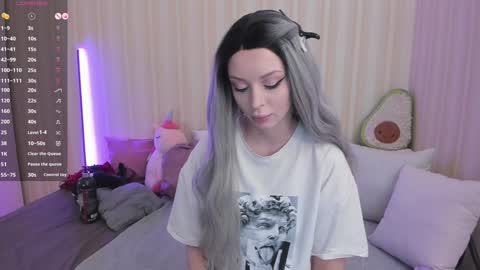 Snapshot of youreyesgazm chatting on 01-31-25, 08:32 Mary online show from 01-31-25, 08:32