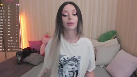 Snapshot of youreyesgazm chatting on 02-03-25, 08:57 Mary online show from 02-03-25, 08:57