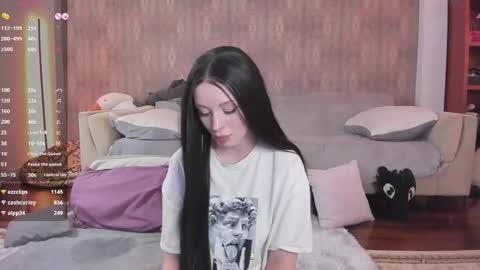 Snapshot of youreyesgazm chatting on 03-11-25, 11:12 Mary online show from 03-11-25, 11:12