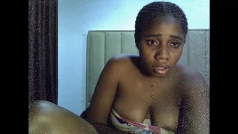 Snapshot of yourfavcamgirl_ chatting on 09-11-25, 11:27 favcamgirl online show from 09-11-25, 11:27