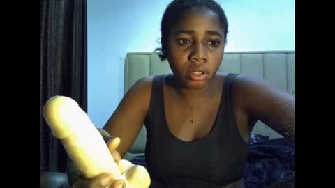 Snapshot of yourfavcamgirl_ chatting on 09-21-25, 09:33 favcamgirl online show from 09-21-25, 09:33