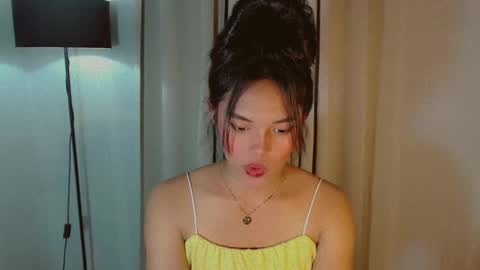 Snapshot of yourfavorateariana chatting on 03-11-25, 08:53 Sweet Ariana online show from 03-11-25, 08:53