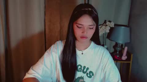 Snapshot of yourfavorateariana chatting on 11-22-25, 04:00 Sweet Ariana online show from 11-22-25, 04:00