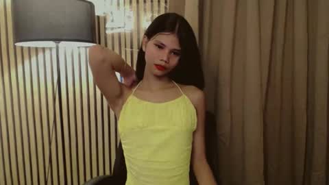 Vivian online show from 11-08-25, 01:11