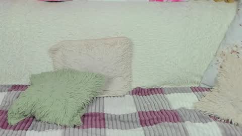 yourkriss_new1 online show from 11-05-25, 06:41