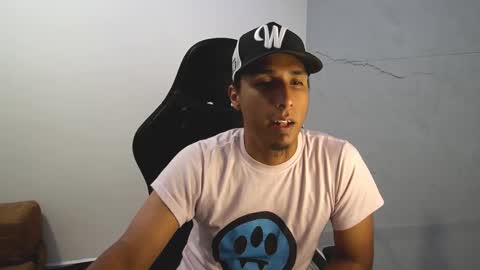 Snapshot of yourlatinmamba chatting on 09-29-25, 03:55 Your Latin Mamba online show from 09-29-25, 03:55