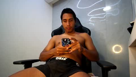 Snapshot of yourlatinmamba chatting on 10-27-25, 04:27 Your Latin Mamba online show from 10-27-25, 04:27