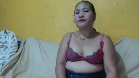 Snapshot of yourlove_regine chatting on 01-20-25, 11:32 Regine online show from 01-20-25, 11:32