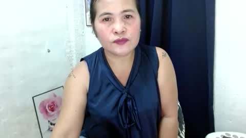 Snapshot of yourlove_regine chatting on 10-31-25, 04:02 Regine online show from 10-31-25, 04:02