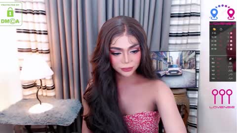 Snapshot of yourloveable chatting on 10-01-25, 04:24 CHARLOTTE online show from 10-01-25, 04:24