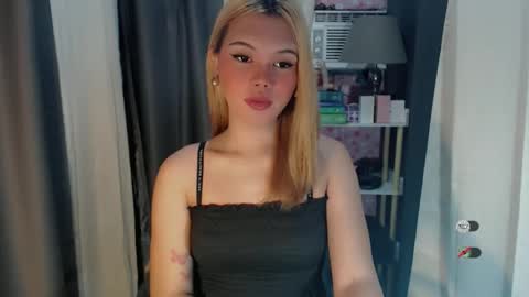 Snapshot of yourlovekylie chatting on 05-13-26, 10:45 KYLIE MORE online show from 05-13-26, 10:45